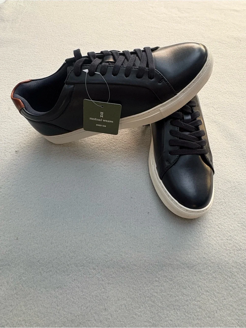 NWT Mutual Weave Elmore Men's 9.5M Navy Blue Faux Leather Sneakers Memory Foam